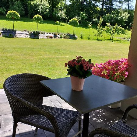 Apartament Z Ogrodem I Przemyśl Buitenkant foto