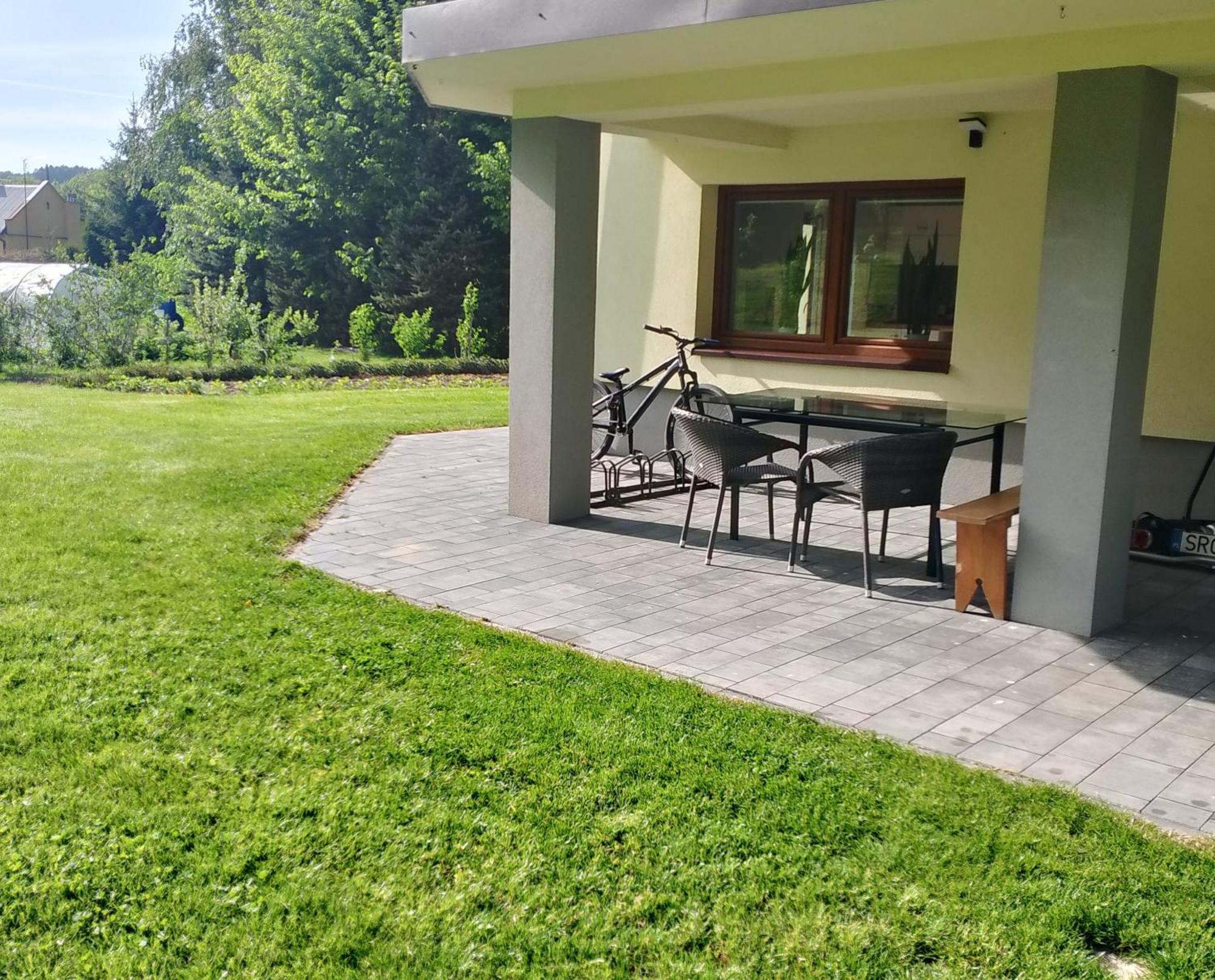 Apartament Z Ogrodem I Przemyśl Buitenkant foto
